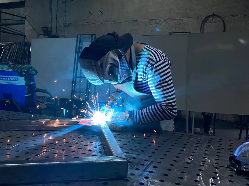 Сварка металлического каркаса